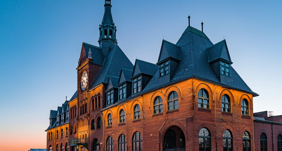 Moving to Edison, NJ Neighborhood Guide and Relocation Tips