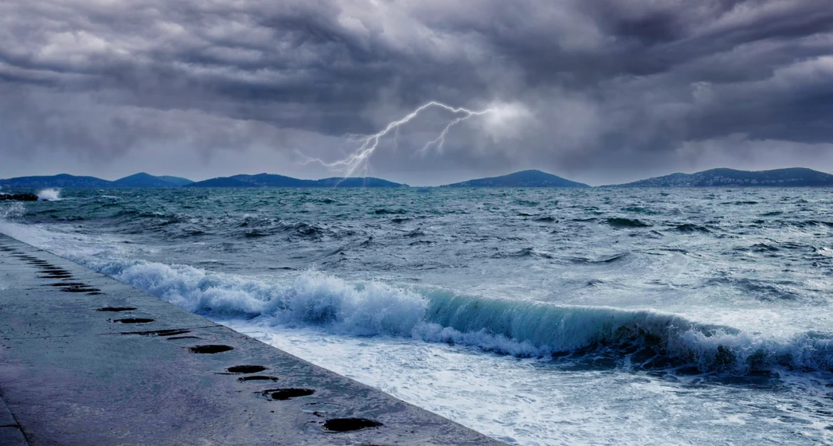 Hurricane Season Moving Tips for Florida Residents